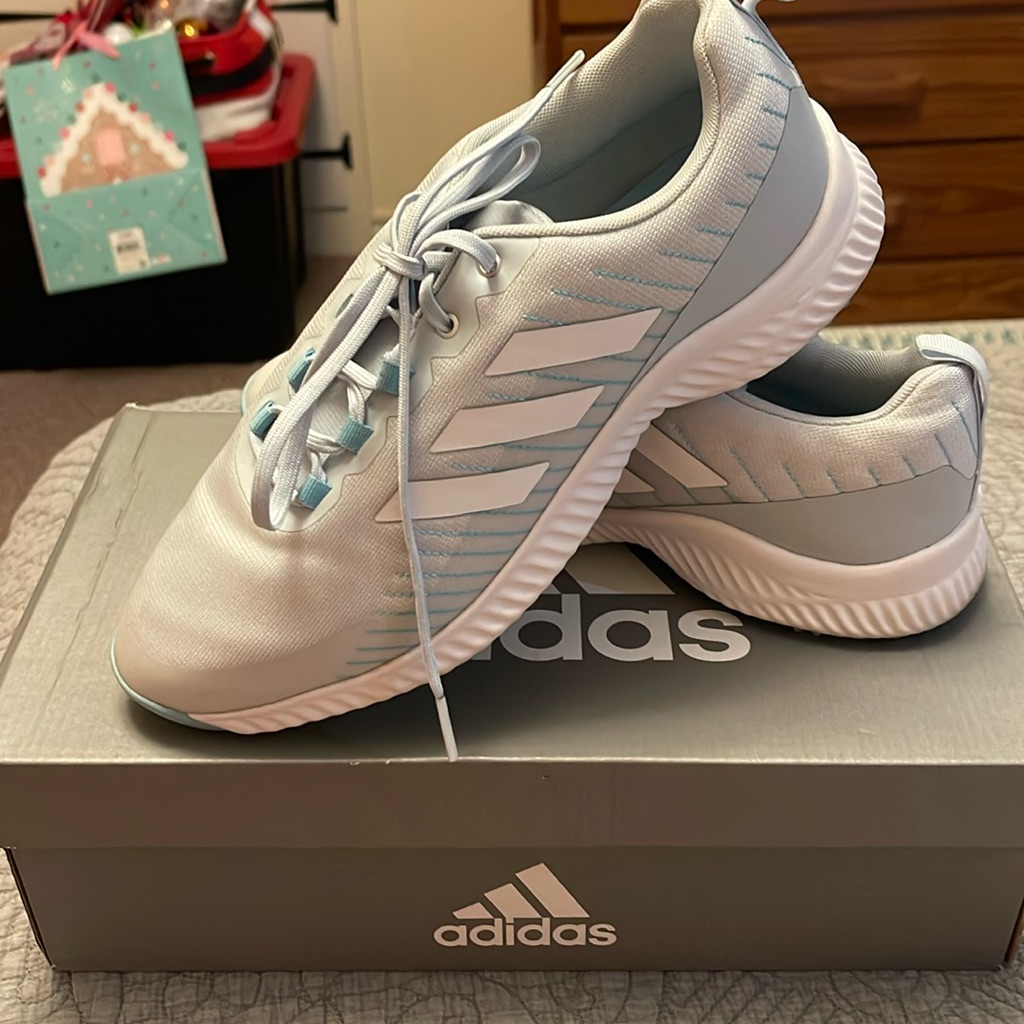 Adidas Women's Size 8 Bounce Two Tennis Shoes